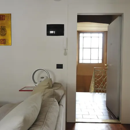 דירה Antico E Moderno Al Centro Del Centro Di מילאנו