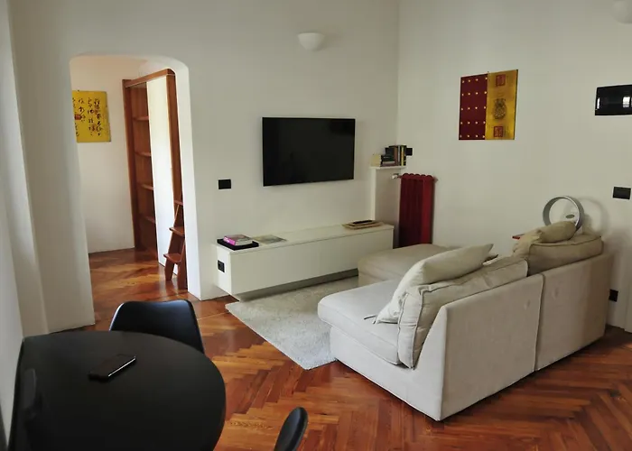 Antico E Moderno Al Centro Del Centro Di Apartamento Milán